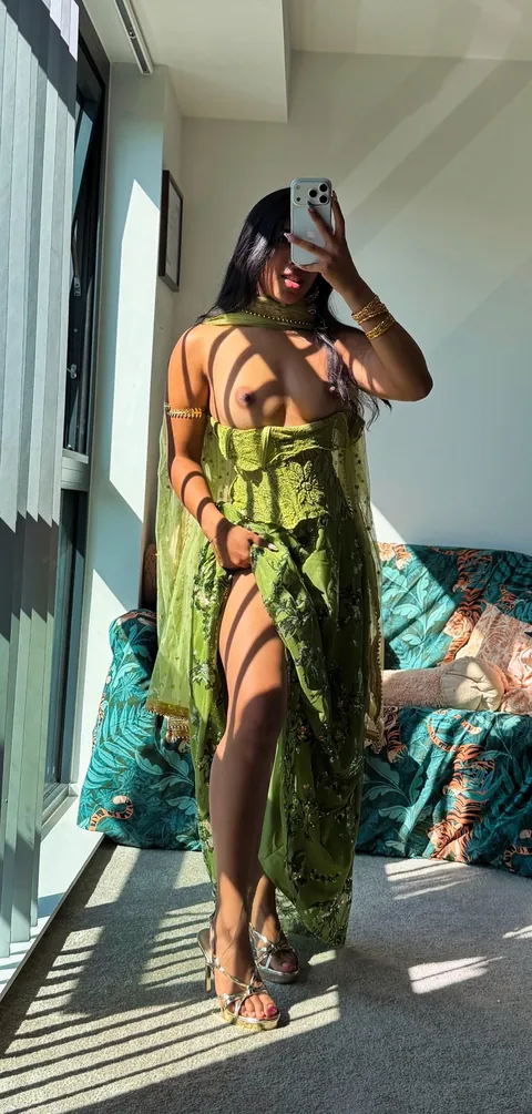 [F] Anyone in need of a +1 at a wedding