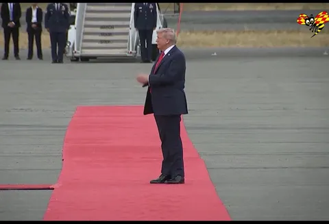 Trump giving Putin applause