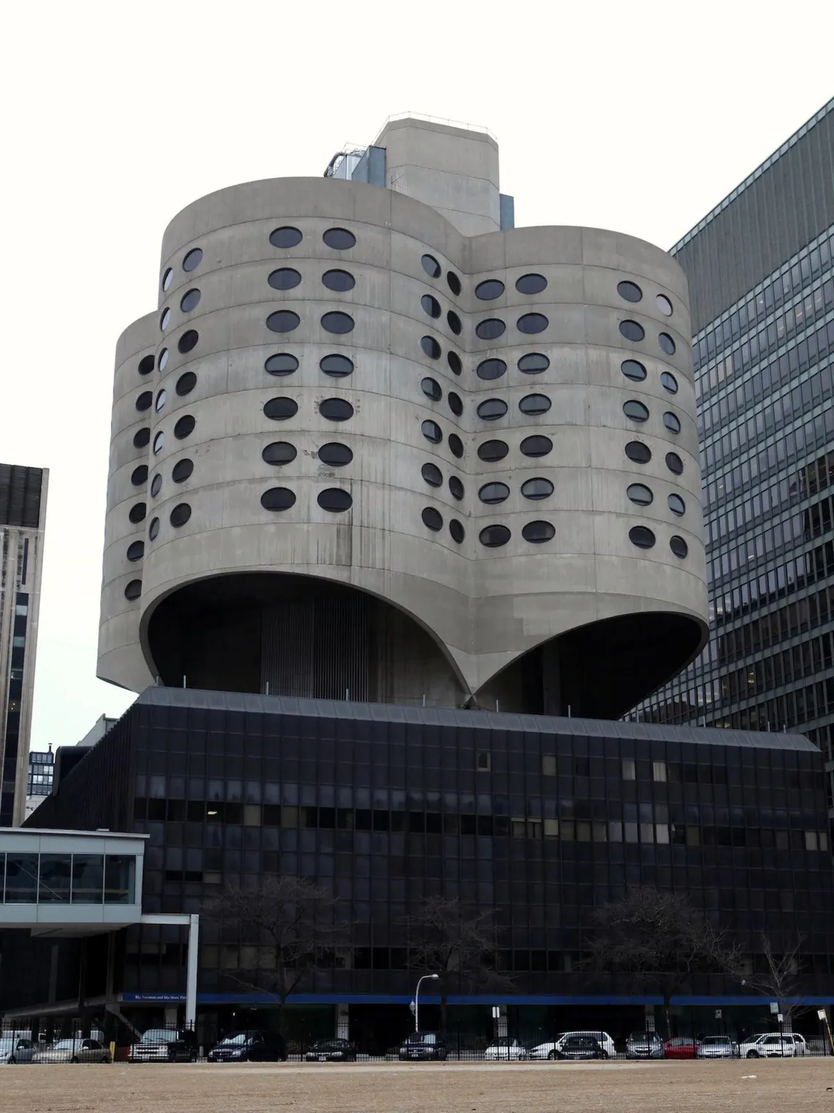 Chicago’s clover-shaped Brutalist hospital. Built 1975, demolished 2014.