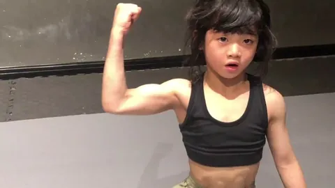 Insanely skilled and ripped 8 year old breakdancing chinese girl