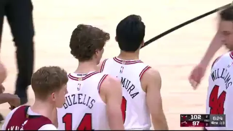 Yuki Kawamura, currently the shortest active NBA player, at 5'8" (173 cm), wins a jump ball against 6'5" (1.96m) tall Kasparas Jakučionis