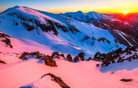 Snowy Sunrise on Sunshine Peak in the San Juan Mountains of Colorado [2048x1304][OC]