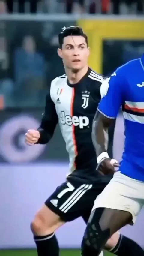 That famous 2.6m jump and header by Cristiano Ronaldo in slow motion 