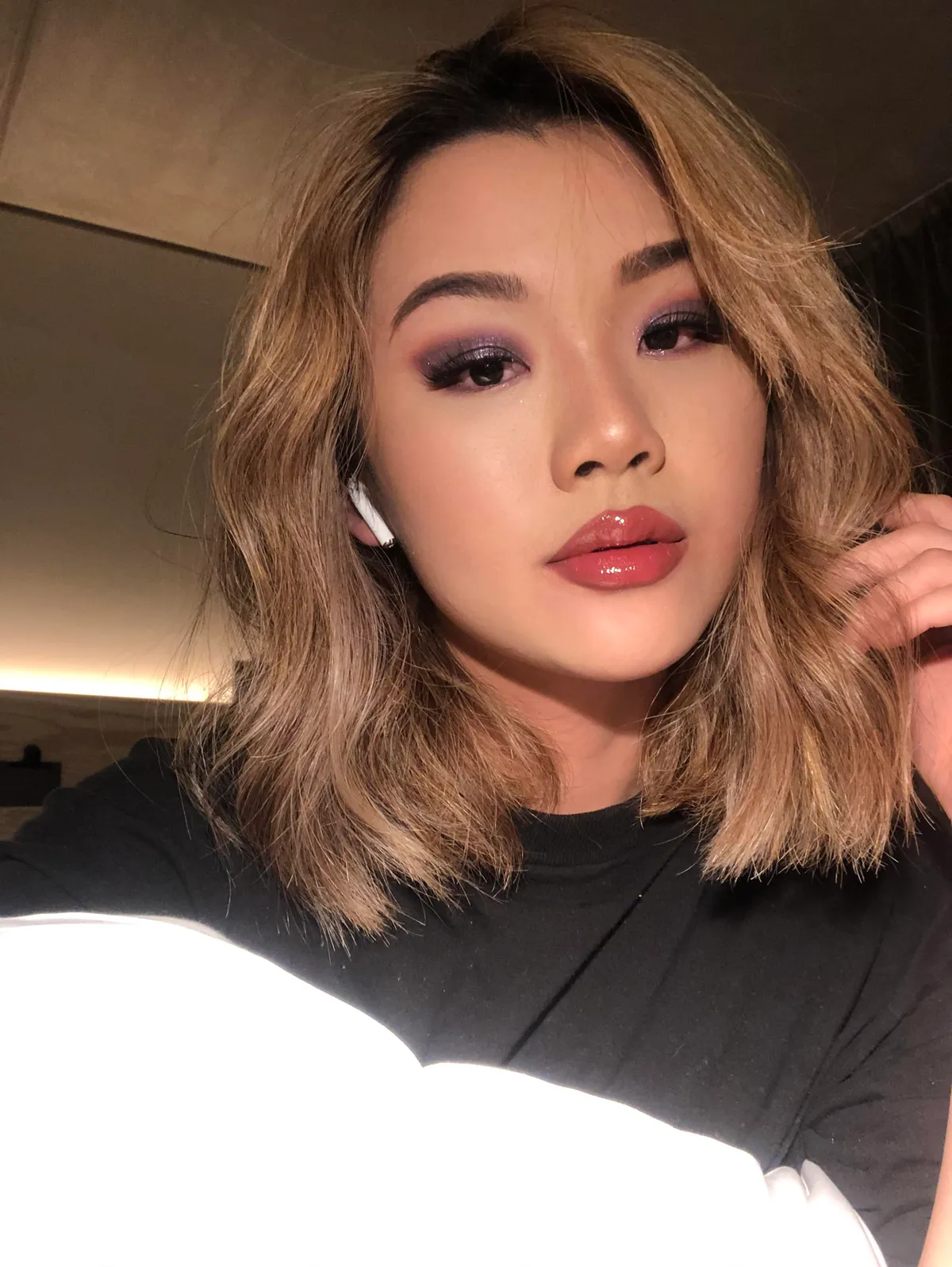 smoky plum eyes and full glossy lips &lt;3