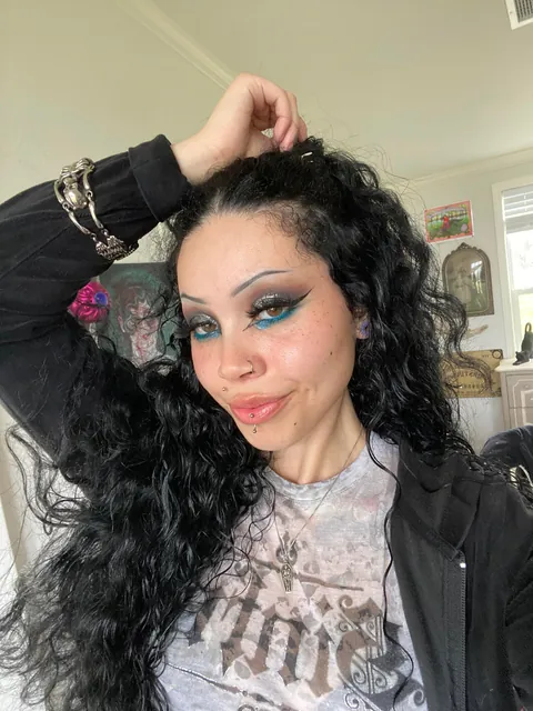 As requested! Black shimmer/smokey lid with teal waterline👀 how’d I do?