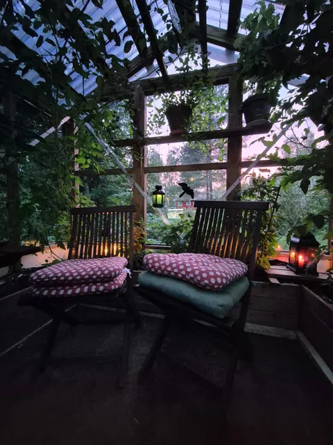 Greenhouse hangout