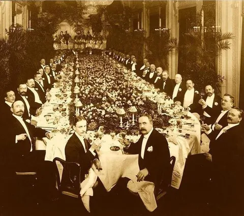 1904: Dinner Party At The Hotel Astor.