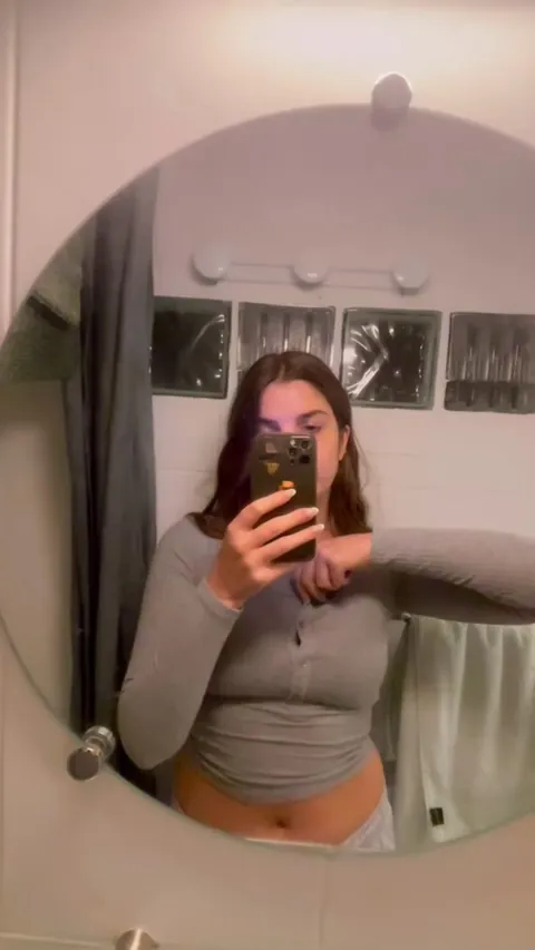 My tits are too big for my tee shirt 🥲