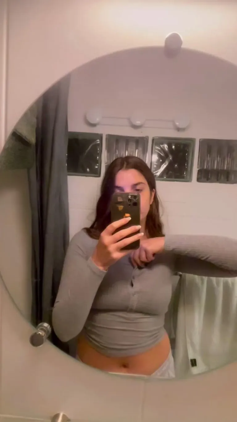 My tits are too big for my tee shirt 🥲