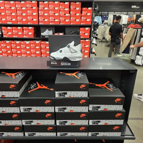 Outlets.. so, so, sad