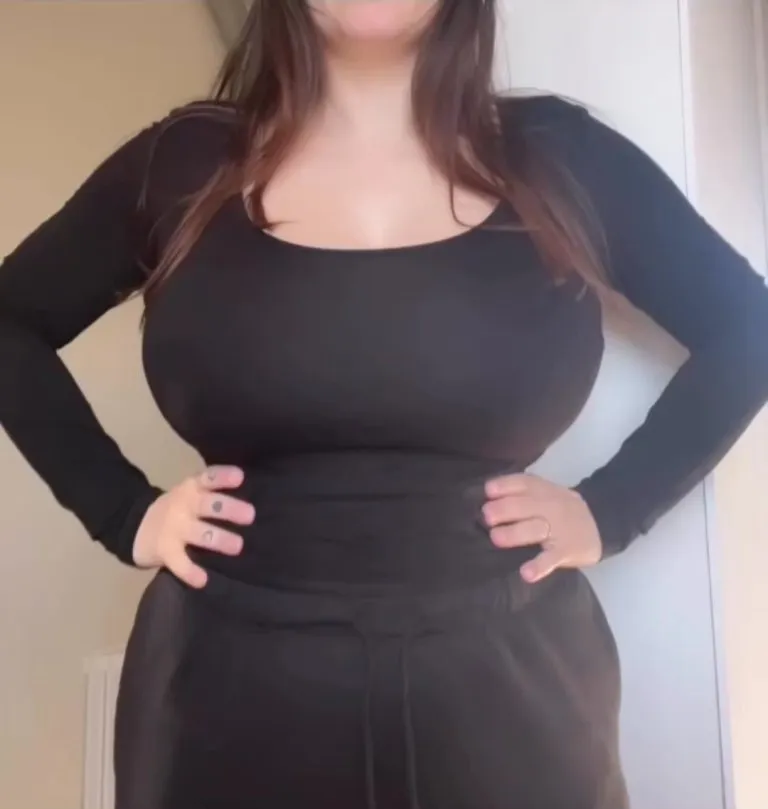 Break from work for a titty drop