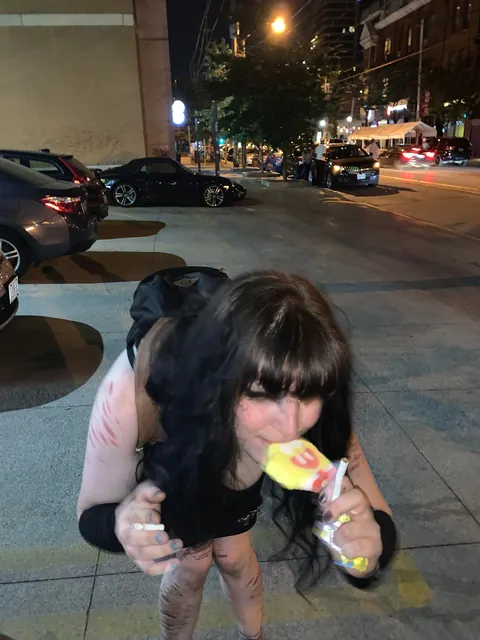 20F recovering alcoholic, jobless ex-goth. Life’s given me a slow roast—now burn me beyond recognition.