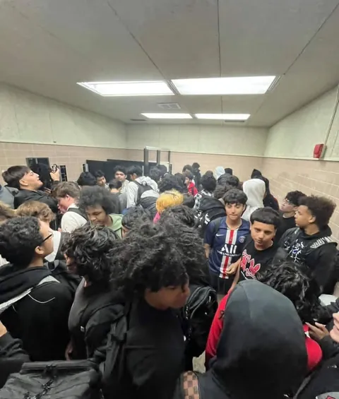 This the shit I gotta deal with just to take a piss.