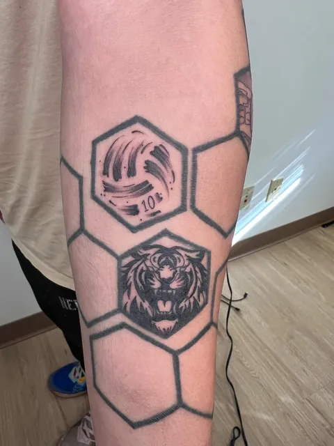 starting to fill my hexagon tattoos