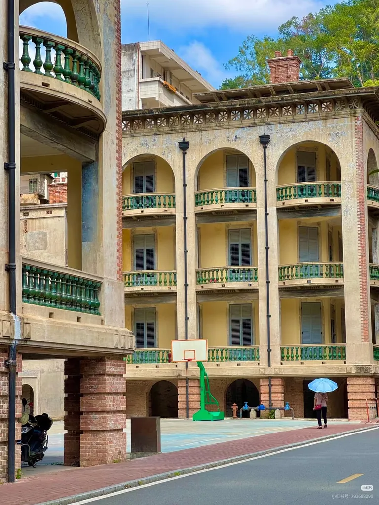 Any fans of chinese Cantonese architecture?