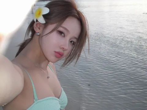 KISS OF LIFE - Belle