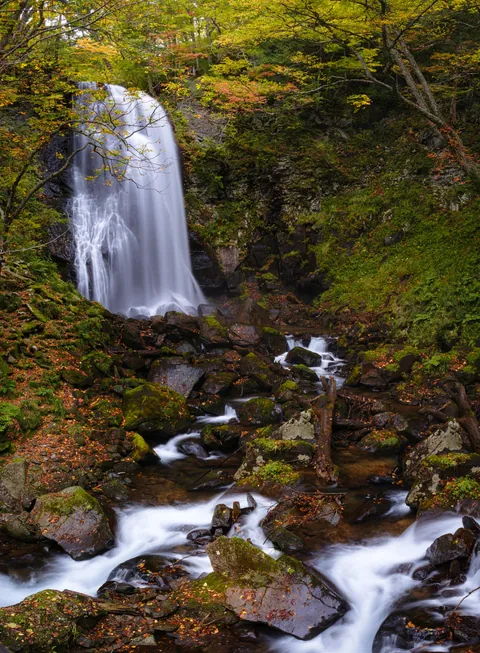 Onogawafudotaki, Urabandai, Japan [OC][2118x2880]