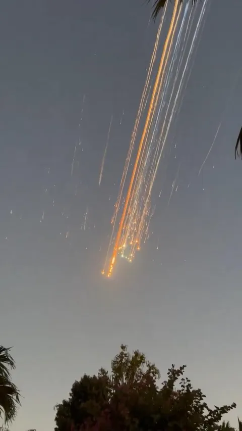 Starship Flight 7 BROKE APART During Re-Entry!