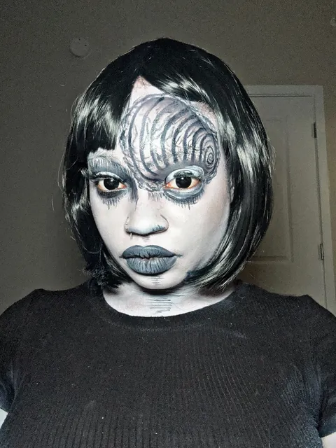 fellow artistic makeup girlies?