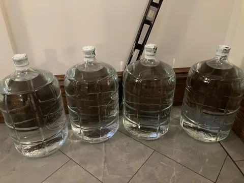 I guess some water cooler jugs are glass again/now