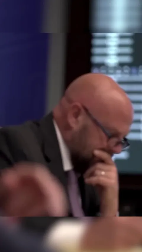 [Highlight] Joe Schoen joked with Titans GM Mike Borgonzi prior to the first overall pick in the NFL Draft