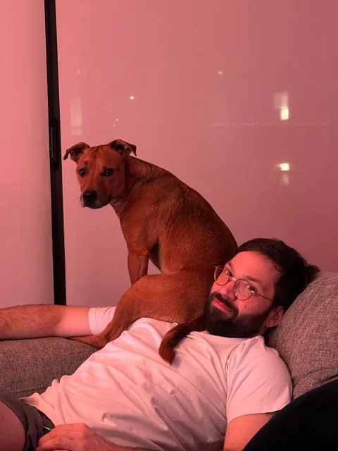 Hector is a bit of a cuddle bug, it’s the best!😘🐕