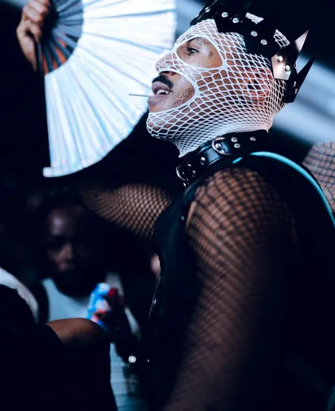 Psychonaut, gay and spending all my free time at raves. What you got?