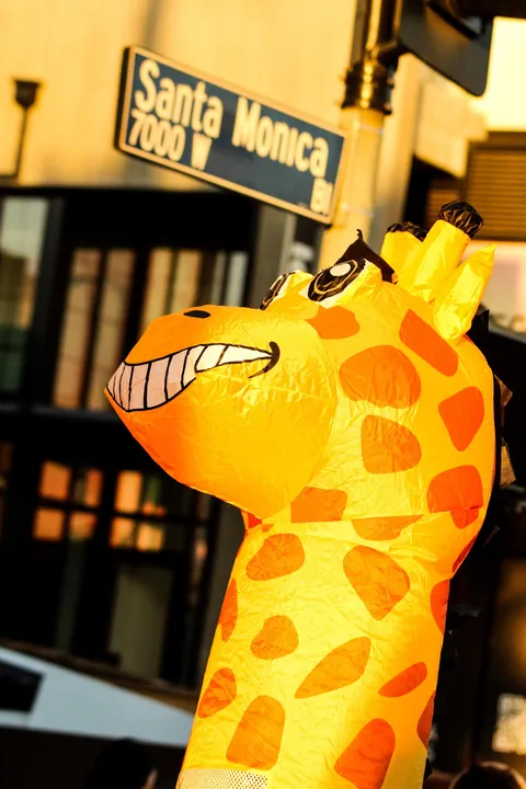 The Tesla Diner in Hollywood threw a Halloween party tonight… so the protesters outside did too [OC]