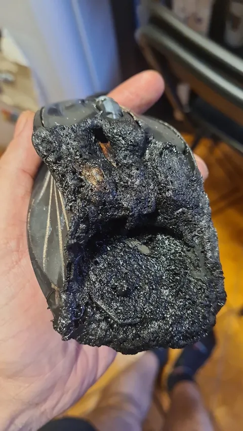 My Gigabyte mouse caught fire and almost burned down my apartment