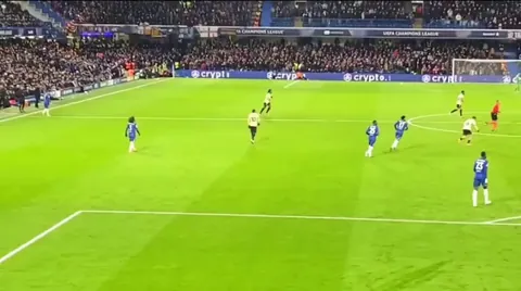 Chelsea fans sing "You're just a sh*t Estevao" to Yamine Lamal
