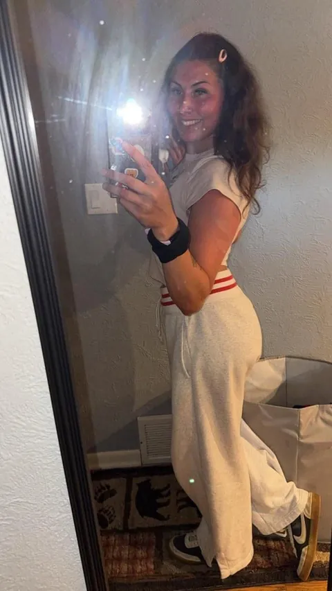 Do men here still find natural bodies hawtt? 😬🤗➡️ f26