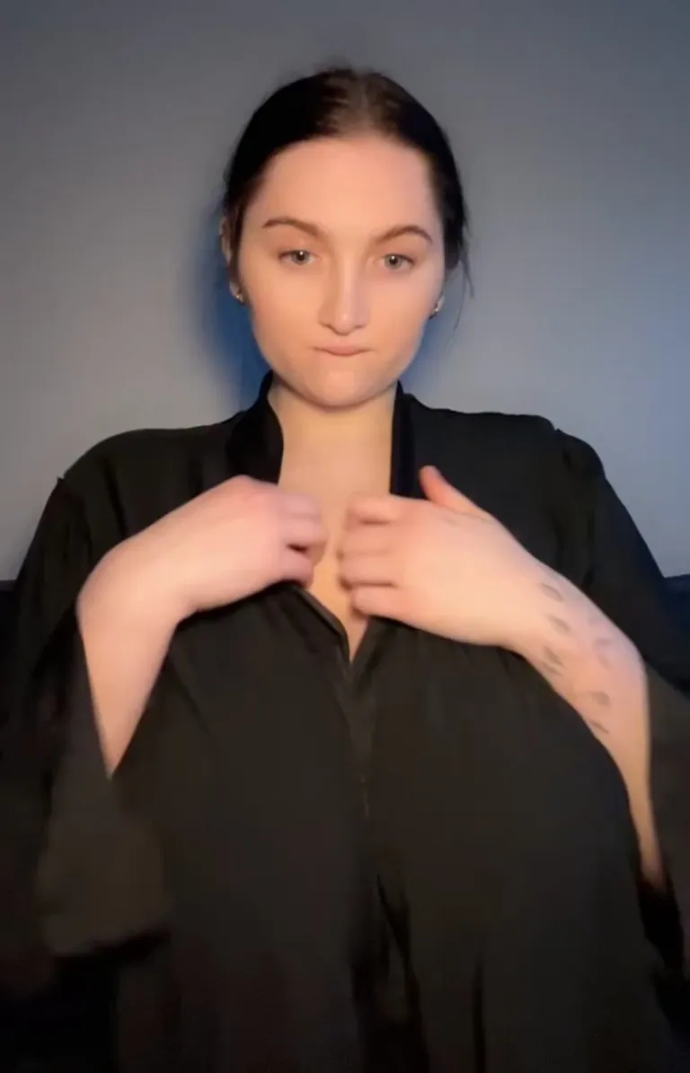 Fresh out the shower &amp; ready to be sucked