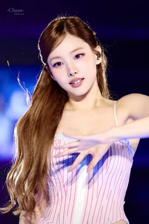 TWICE - Nayeon