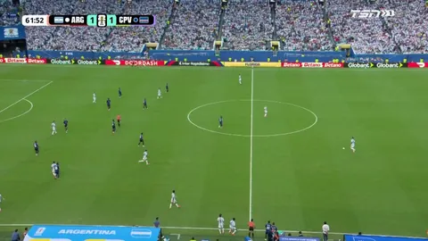 Vozinha save against Lionel Messi 63'