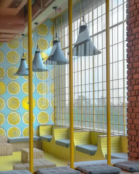 Café as a Cinematic Playground