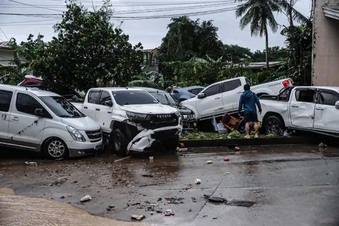 Look: Aftermath of Typhoon Tino in Cebu pics from Sunstar Cebu