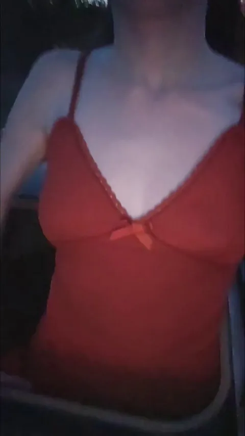 I wounder what the couple on their porch thought about this show😅😘