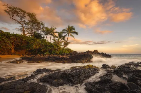 Beautiful sunset on the Maui Coast [OC][1440x956]