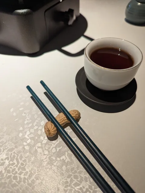 This Chinese restaurant uses real peanuts to prop up your chopsticks