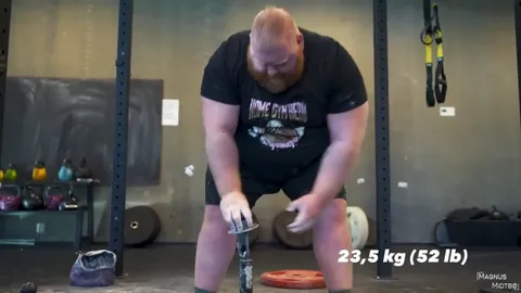 Pro strong man grip vs. Pro rock climber grip