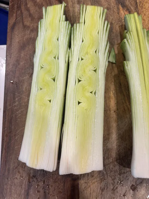 The inside of this leek is squiggly!