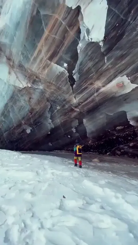 🔥Bogdovich Glacier in Kazakhstan 🇰🇿