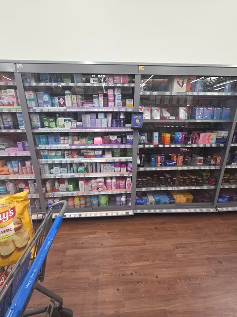 Walmart Locking Up Stuff &amp; Never Answers the Call Button 😑