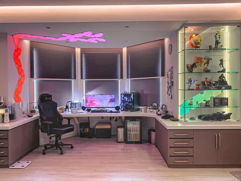 Full view of my battle station + collection. Enjoy. 🥳❤️🖥✨