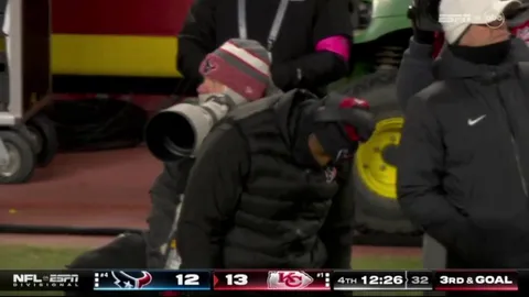 [Highlight] HOU vs KC - Mahomes looking to draw a penalty