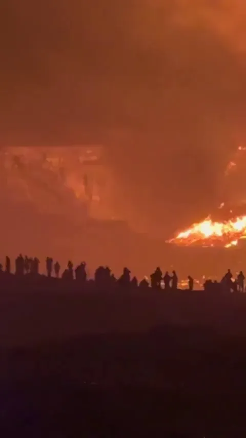 Double lava fountain at the kilauea volcano in Hawaii.