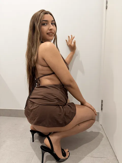 [F] Swipe to see how I will pull my dress up for your easy access