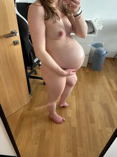9 months pregnant photo dump hihi. All of these were taken around my 40th week. Enjoy the swiping