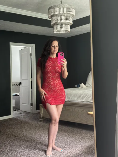 Am 43F. Mom to 3 and a former pastor from the Midwest.