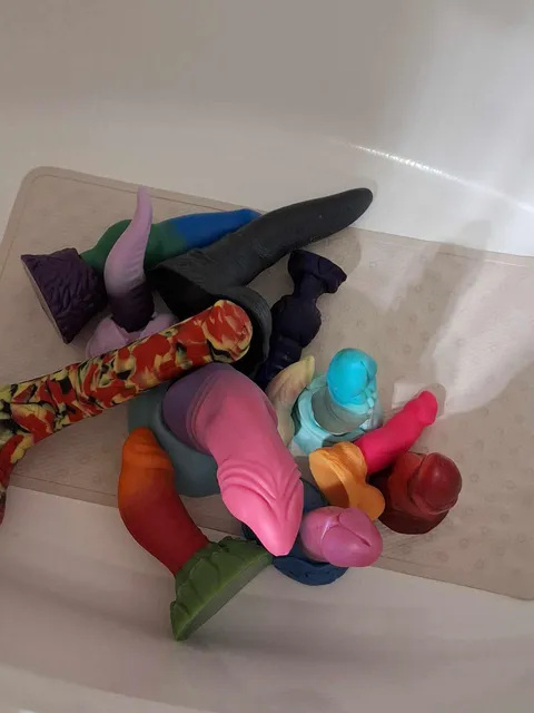 My neurodivergent special interest is bad dragon 